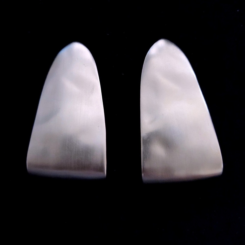 VTG Les Bernard Runway Style Large Matte Gold Tone Shield Clip On Earrings 2"
